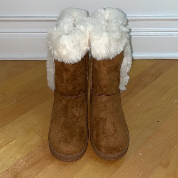 New SO Women's Chestnut Faux Fur Winter Boots - Picture 2 of 11
